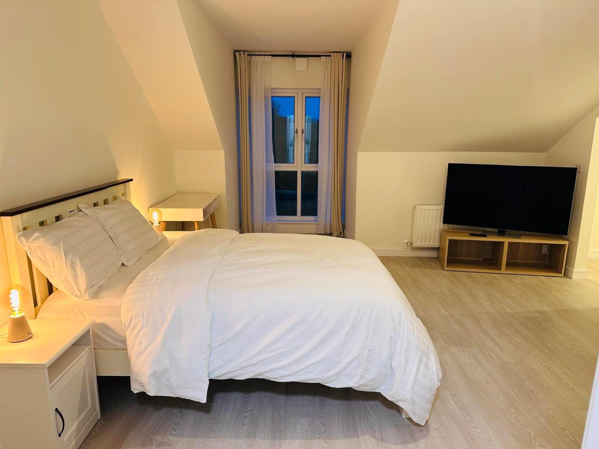 King Room With Ensuite In Dublin Clondalkin Zewnętrze zdjęcie